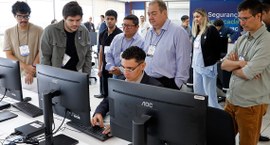 Investigadores reunidos no TSE para o Teste de Confirmação do Teste Público de Segurança dos Sis...