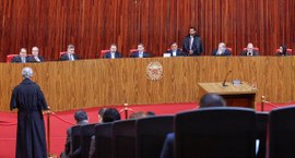 Por maioria, Plenário da Corte Eleitoral determinou a anulação dos votos recebidos pelo candidat...