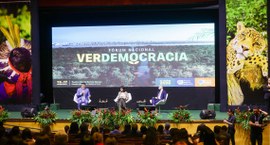 Participantes do 7º painel do Fórum Nacional VerDemocracia, em Belém, no dia 17.09.2025