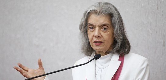A presidente do TSE, ministra Cármen Lúcia, profere aula magna no curso de Aperfeiçoamento da Ma...