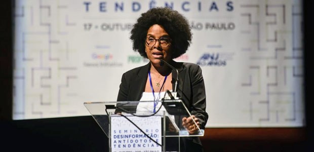 Ana Cristina Rosa durante Seminário Desinformação: Antídotos e Tendências em 17.10.2019 Ana Cristina Rosa durante Seminário Desinformação: Antídotos e Tendências