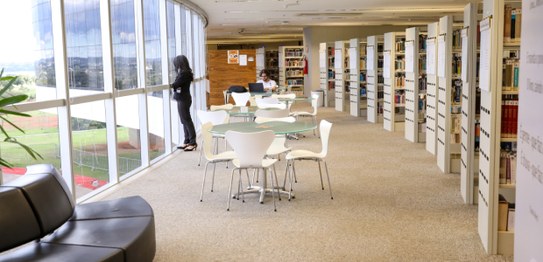 Biblioteca do TSE faz 80 anos e celebra com o lançamento do Guia de Serviços - 30.04.2026