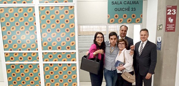 CAEs de Curitiba e de Ponta Grossa contam com Sala Calma para atendimento de eleitores com autis...