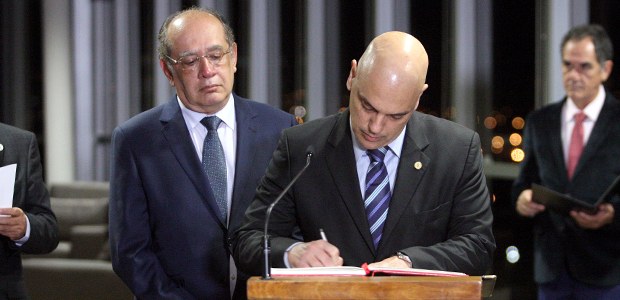 Cerimônia de posse do ministro Alexandre de Moraes com ministro substituto do TSE em 25.04.2017 Cerimônia de posse do ministro Alexandre de Moraes com ministro substituto do TSE