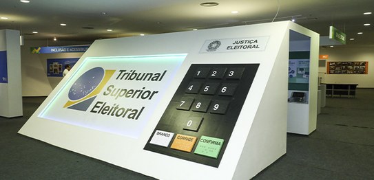 Dia Internacional dos Museus: Museu do Voto preserva a história das eleições brasileiras e aprox...
