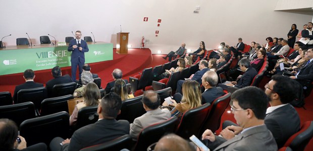 Dr. Flávio Pansieri durante VIII Encontro Nacional das Escolas Judiciárias Eleitorais – ENEJE em 05.04.2019 Dr. Flávio Pansieri durante VIII Encontro Nacional das Escolas Judiciárias Eleitorais – ENEJE