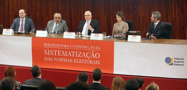 Encerramento do evento Diálogos para Construção de Sistematização das Normas Eleitorais em 28.05.2019 Encerramento do evento Diálogos para Construção de Sistematização das Normas Eleitorais