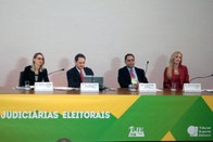Encontro de Diretores da EJE no dia 4 de agosto de 2014 Doutora Angela Cignachi, Ministro João Otavio de Noronha, Desembargador Josaphá dos Santos e Dou...