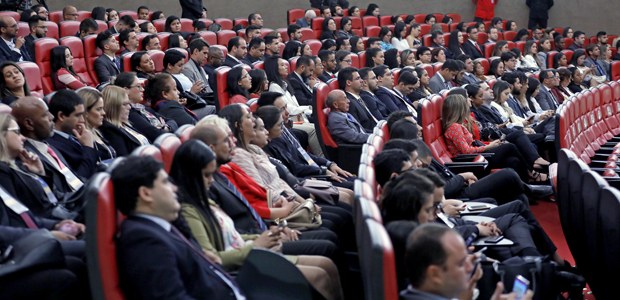 Estudantes de direito acompanham sessão plenária do TSE em 07.11.2019 Estudantes de direito acompanham sessão plenária do TSE