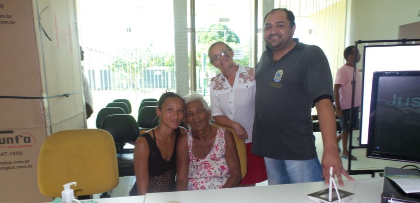 Exemplo de cidadania: Eleitora de 101 anos faz cadastramento biométrico em Filadélfia