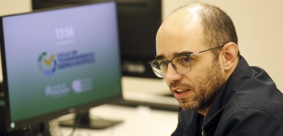 Foto: Alejandro Zambrana/Secom/TSE - Inspeção dos códigos-fonte da urna eletrônica e dos sistema...