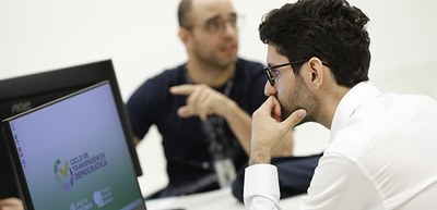 Foto: Alejandro Zambrana/Secom/TSE - Inspeção dos códigos-fonte da urna eletrônica e dos sistema...