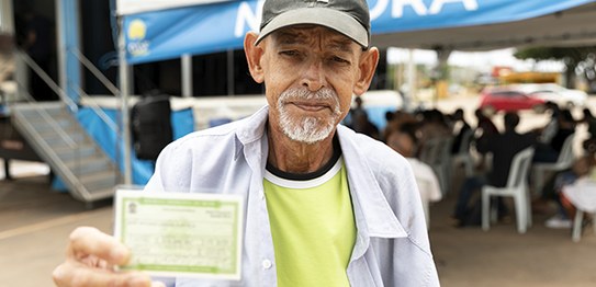 Foto: Alejandro Zambrana/Secom/TSE - Jovens eleitores e veteranos se emocionam com a expectativa...