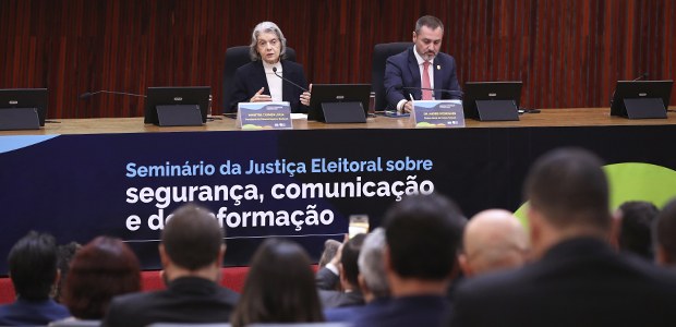 Foto: Alejandro Zambrana/Secom/TSE - Ministra Cármen Lúcia faz abertura do Abertura do Seminário da Justiça Eleitoral sobre Segurança, Comunicação e Desinformação - 27.01.2026 Foto: Alejandro Zambrana/Secom/TSE - Ministra Cármen Lúcia faz abertura do Abertura do Seminário...