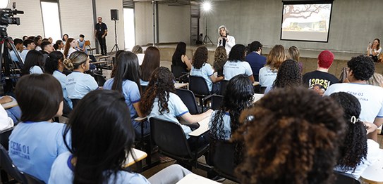 Foto: Alejandro Zambrana/Secom/TSE - Ministra Cármen Lúcia visita Centro de Ensino Médio 01 de P...