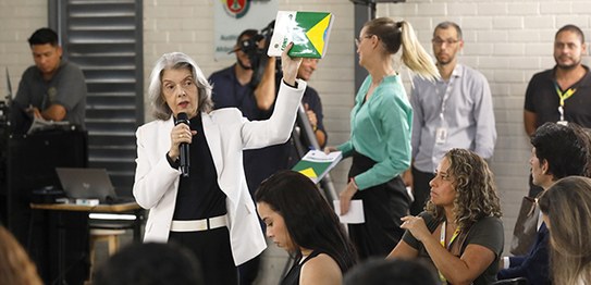 Foto: Alejandro Zambrana/Secom/TSE - Ministra Cármen Lúcia visita Centro de Ensino Médio 01 de P...