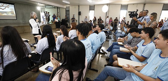 Foto: Alejandro Zambrana/Secom/TSE - Ministra Cármen Lúcia visita Centro de Ensino Médio 01 de P...