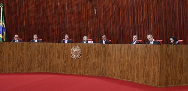 Foto: Alejandro Zambrana/Secom/TSE - Sessão plenária do TSE - 26.03.2026 