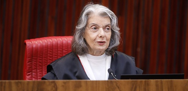 Foto: Alejandro Zambrana/Secom/TSE - Sessão plenária do TSE - Ministra Cármen Lúcia - 19.12.2025