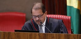 Foto: Alejandro Zambrana/Secom/TSE - Sessão plenária do TSE - Ministra Floriano de Azevedo Marqu...