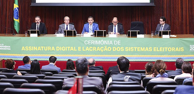 Foto: Luiz Roberto/TSE Cerimônia de Assinatura Digital e Lacração dos sistemas eletrônicos de vo...