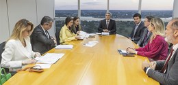 Foto: Luiz Roberto/TSE - Reunião do ministro Marco Aurélio Bellizze com a Meta sobre cumprimento...