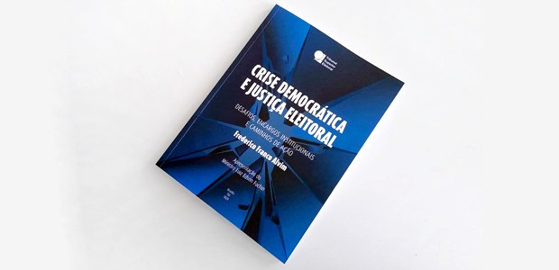 Livro Democrática e Livro “Crise Democrática e Justiça Eleitoral” de Frederico Franco Alvim, em 21.12.2020 Livro “Crise Democrática e Justiça Eleitoral” de Frederico Franco Alvim