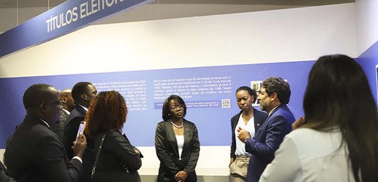 Ministra Cármen Lúcia recebe no TSE presidente do Tribunal Constitucional de Angola - 28.04.2026...