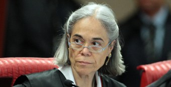 Ministra Maria Thereza durante sessão do TSE em 24.03.2015 Ministra Maria Thereza durante sessão do TSE