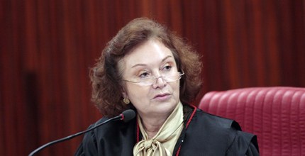 Ministra Nancy Andrighi em sessão do TSE em 09/04/2013