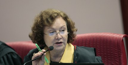 Ministra Nancy Andrighi  em sessão do TSE em  18.12.2012  