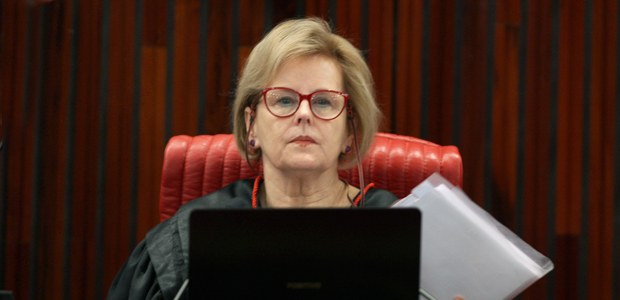 Ministra Rosa Weber durante sessão plenária do TSE 