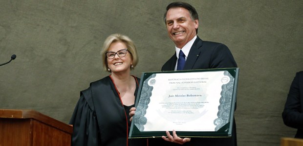 Ministra Rosa Weber entrega diploma de presidente eleito a Jair Bolsonaro