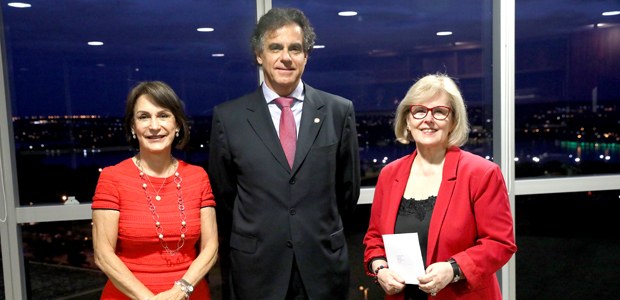 Ministra Rosa Weber recebe convite para a posse dos próximos presidente e vice-presidente do Tribunal Superior do Trabalho (TST), ministros Maria Cristina Peduzzi e Luiz Philippe Vieira de Mello Filho, em 18.12.2019. Ministra Rosa Weber recebe convite para a posse dos próximos presidente e vice-presidente do Tri...