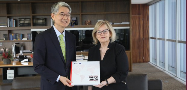Ministra Rosa Weber recebe o Embaixador da Coreia do Sul, Chan-woo Kim