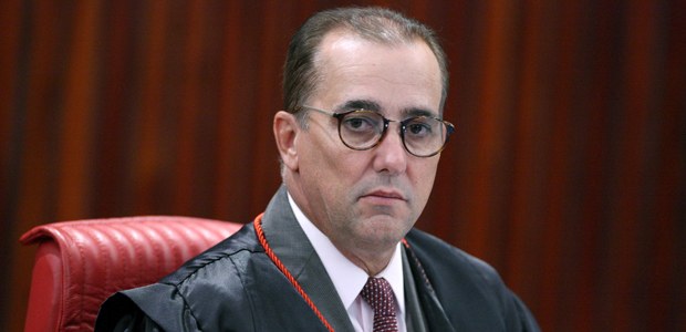 Ministro Admar Gonzaga durante sessão plenária do TSE