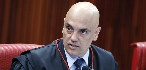 Ministro Alexandre de Moraes durante sessão plenária do TSE