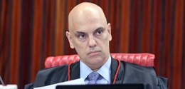 Ministro Alexandre de Moraes durante sessão plenária do TSE