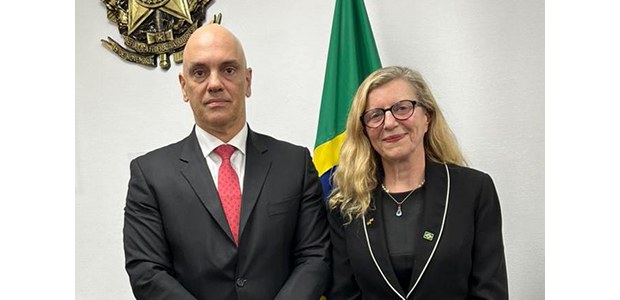 Ministro Alexandre de Moraes se encontra com Embaixadora Vera Cintia Alvarez, Consul-Geral do Br...