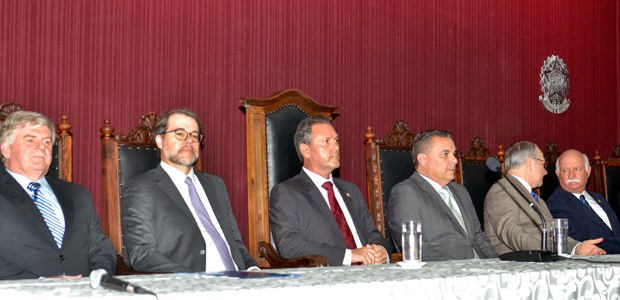 Ministro Dias Toffoli durante cerimônia de posse no TRE-PR