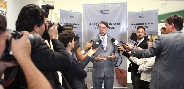 Ministro Dias Toffoli durante entrevista coletiva sobre TPS