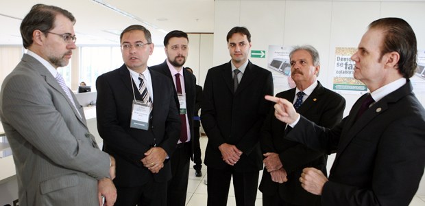 Ministro Dias Toffoli na sala de Teste Público de Segurança