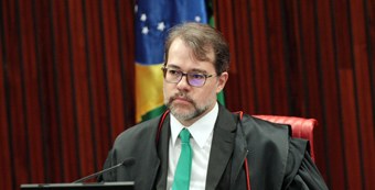 Ministro Dias Toffoli preside sessão plenária do TSE em 28.04.2015