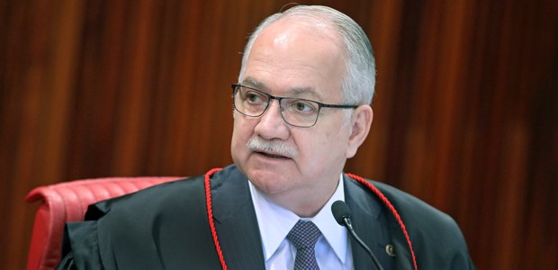 Ministro Edson Fachin durante sessão plenária do TSE