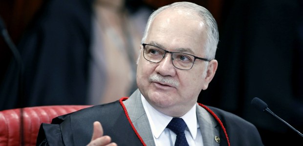 Ministro Edson Fachin durante sessão plenária do TSE