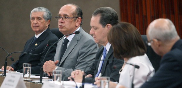 Ministro Gilmar Mendes durante a 2ª Reunião Preparatória para o 10º Encontro Nacional do Poder Judiciário em 17.10.2016 Ministro Gilmar Mendes durante a 2ª Reunião Preparatória para o 10º Encontro Nacional do Poder J...