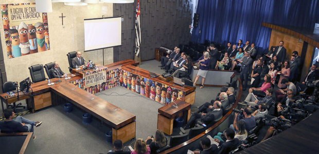 Ministro Gilmar Mendes durante entrevista coletiva no TRE-SP