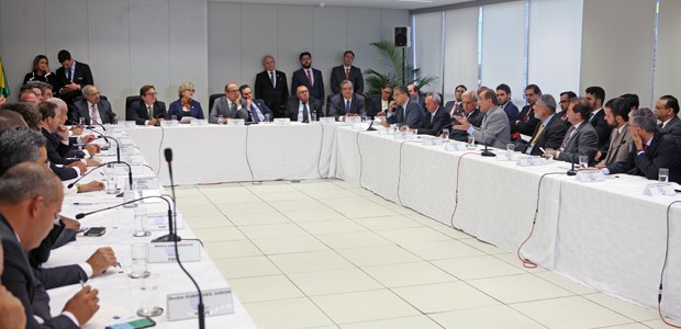 Ministro Gilmar Mendes durante reunião com os presidentes dos partidos políticos