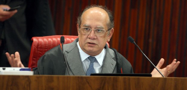 Ministro Gilmar Mendes durante sessão plenária do TSE em 19.12.2017 Ministro Gilmar Mendes durante sessão plenária do TSE