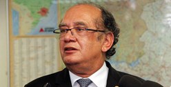 Ministro Gilmar Mendes durante visita ao TRE-MG